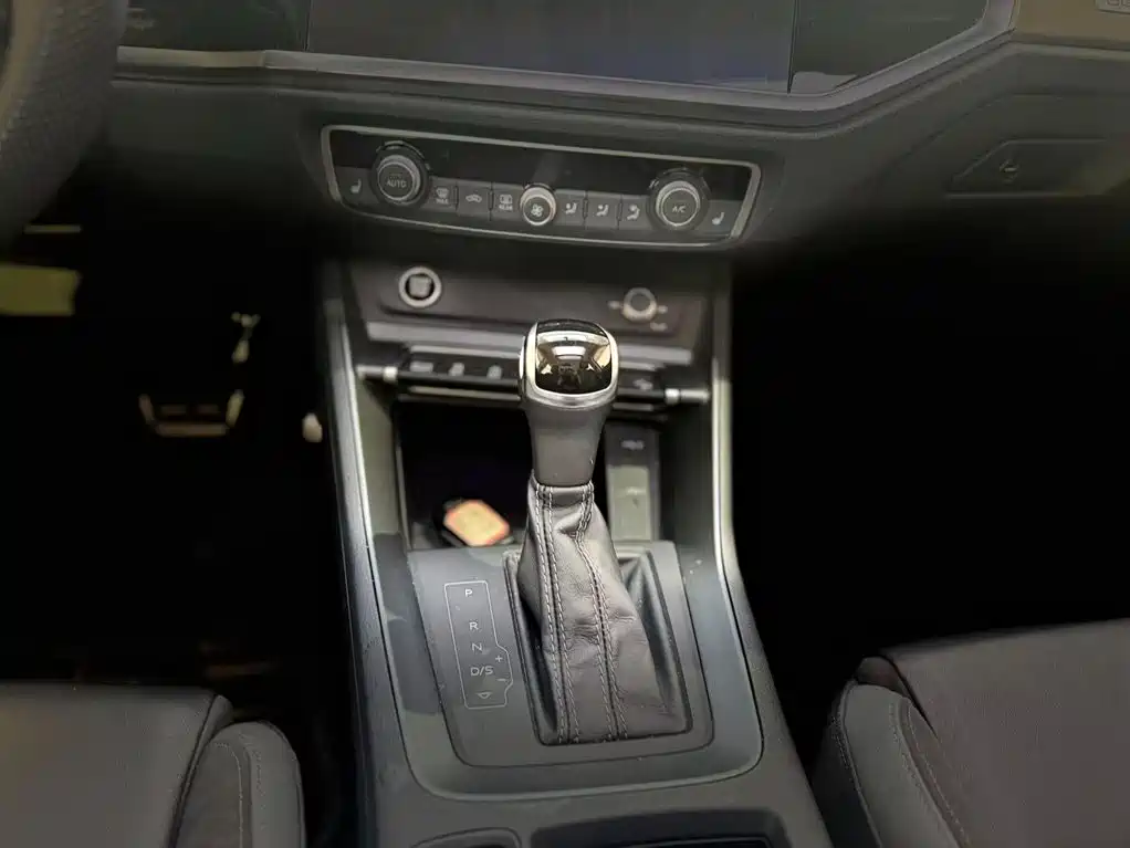 Audi Q3 Sportback 2023 — фото 12