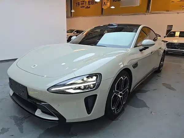 Xiaomi SU7 2024