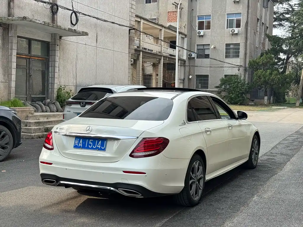 Mercedes-Benz E-Class 2020 — фото 10