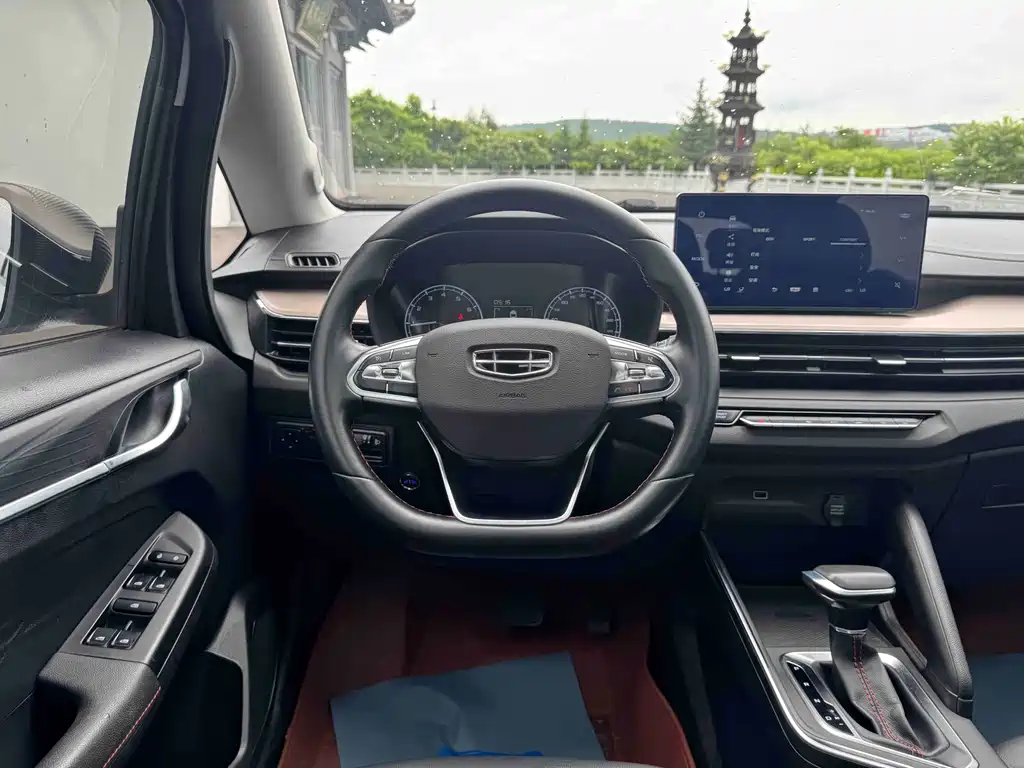 Geely Vision X3 2021 — фото 16