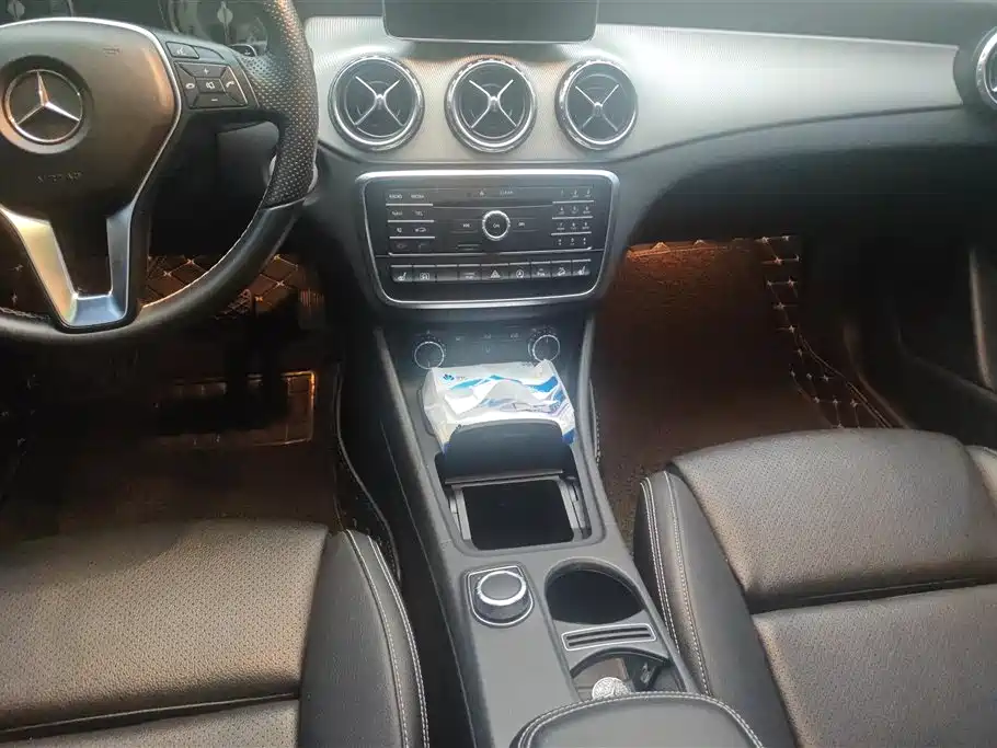 Mercedes-Benz GLA 2016 — фото 16