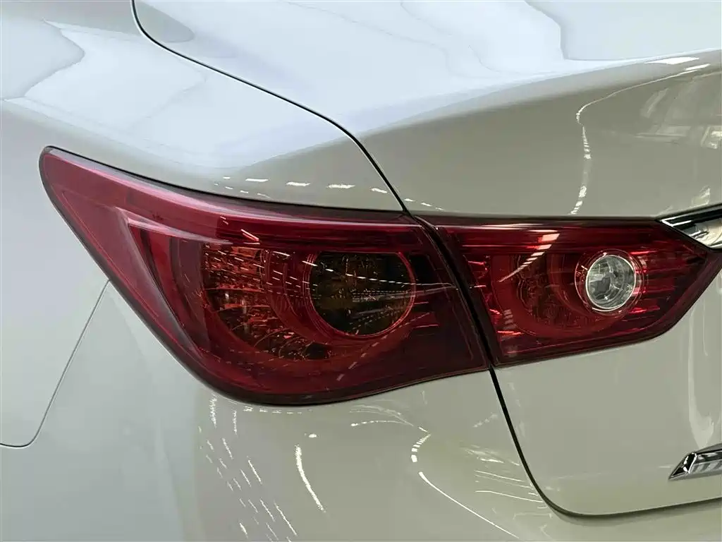 Infiniti Q50L 2017 — фото 7