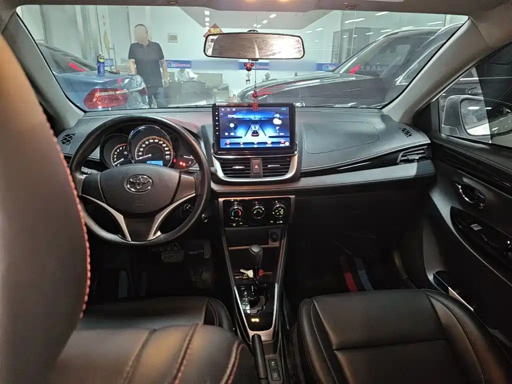 Toyota Yaris L 2021 — фото 10