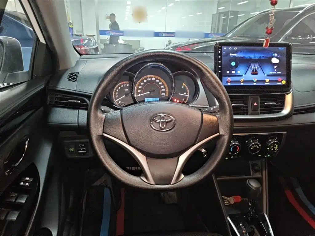 Toyota Yaris L 2021 — фото 11