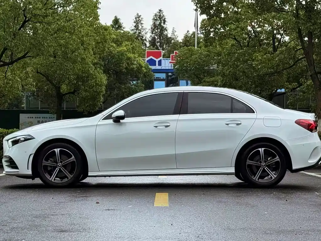 Mercedes-Benz A-Class 2023 — фото 8