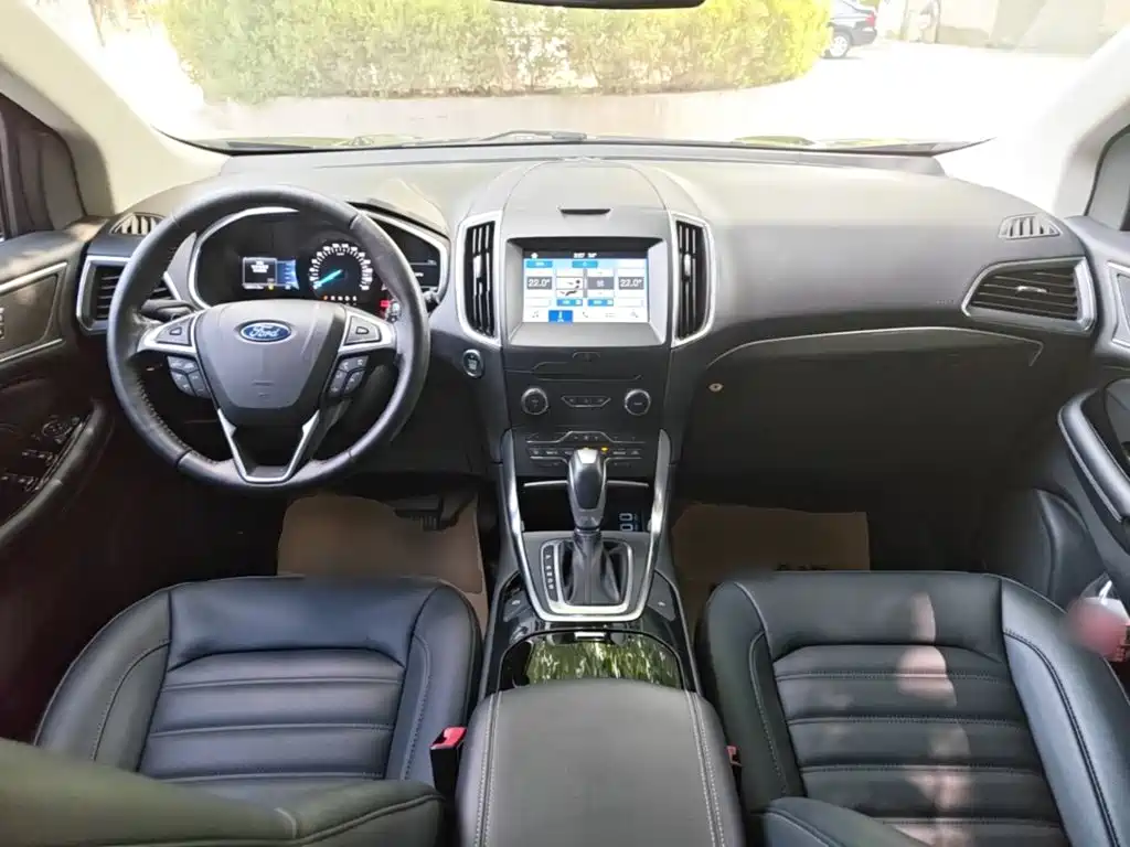 Ford Edge 2019 — фото 10