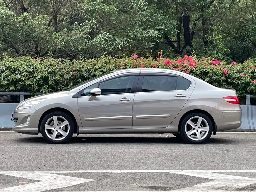 Peugeot 408 2014 — фото 3