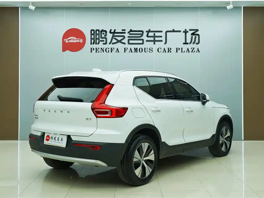 Volvo XC40 2024 — фото 16