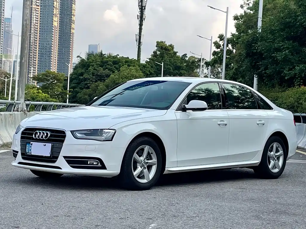 Audi A4L 2014 — фото 1
