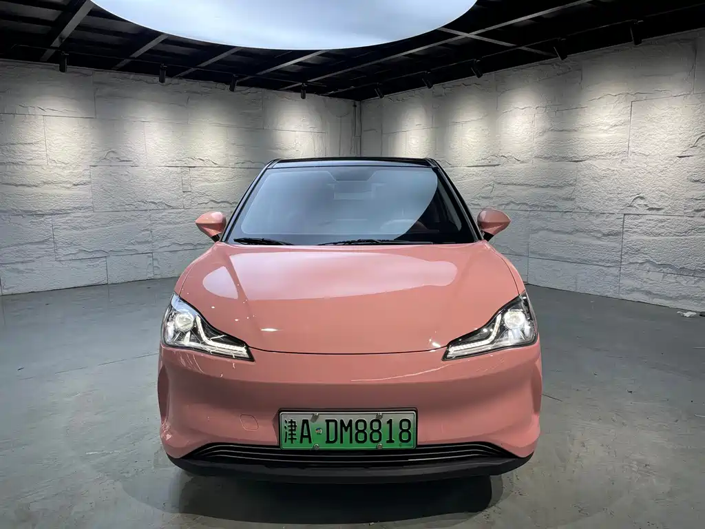 Neta V 2022