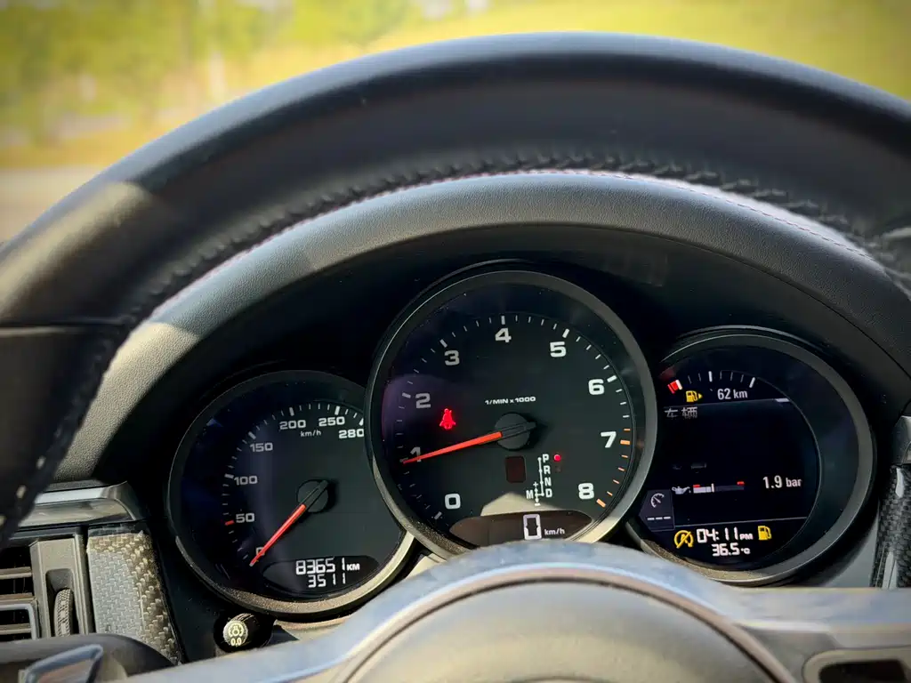 Porsche Macan 2019 — фото 14