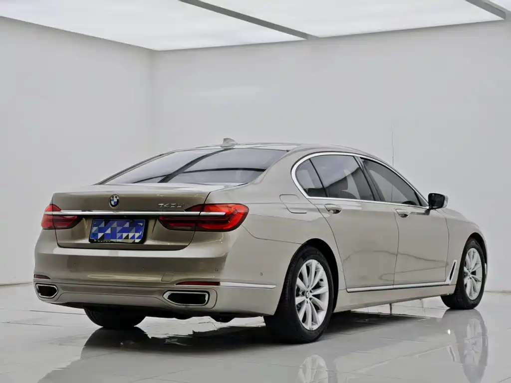 BMW 7 Series 2016 — фото 10