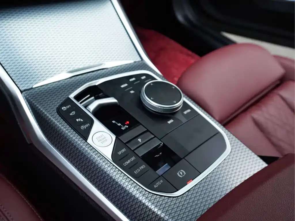 BMW 3 Series 2023 — фото 19