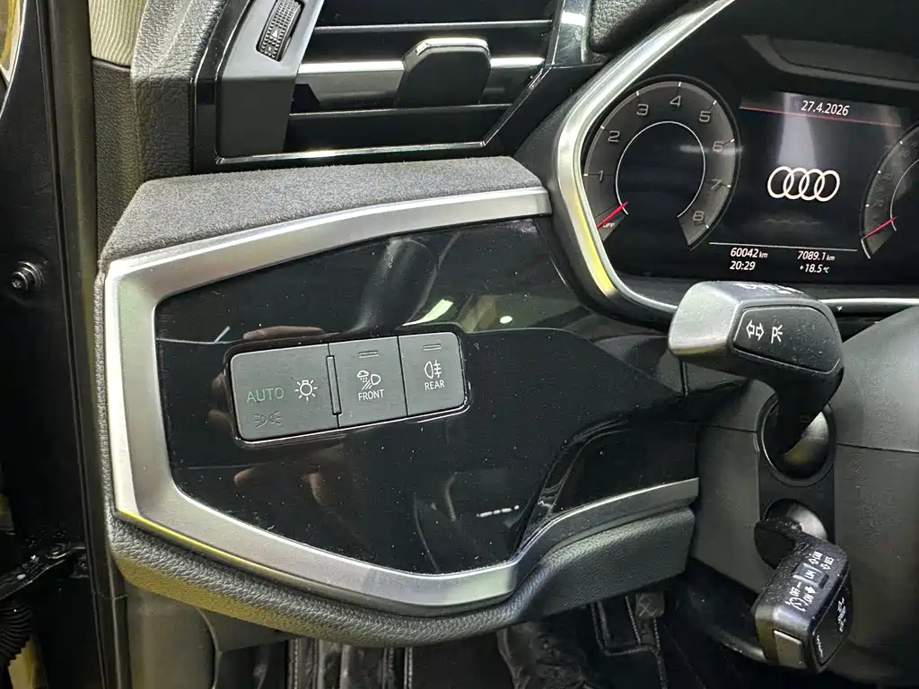Audi Q3 2023 — фото 12