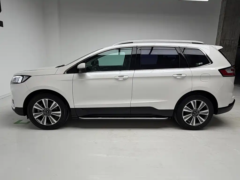 Ford Edge 2021 — фото 9