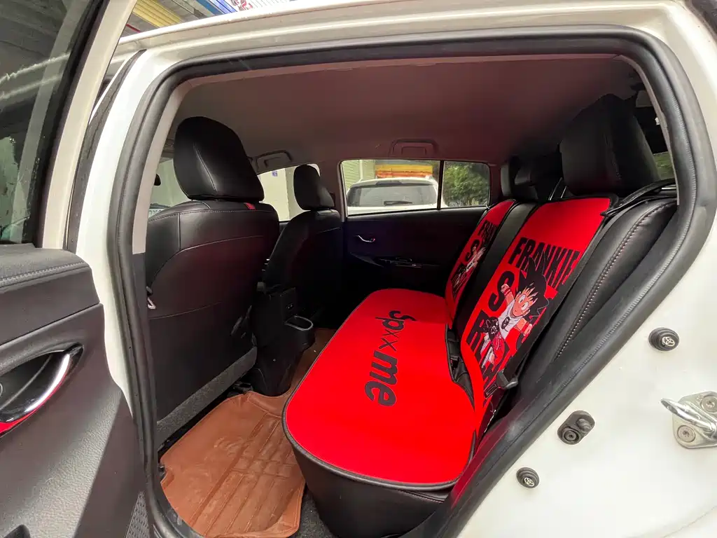 Toyota Yaris L 2022 — фото 9