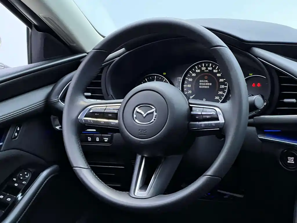 Mazda 3 Axela 2023 — фото 22