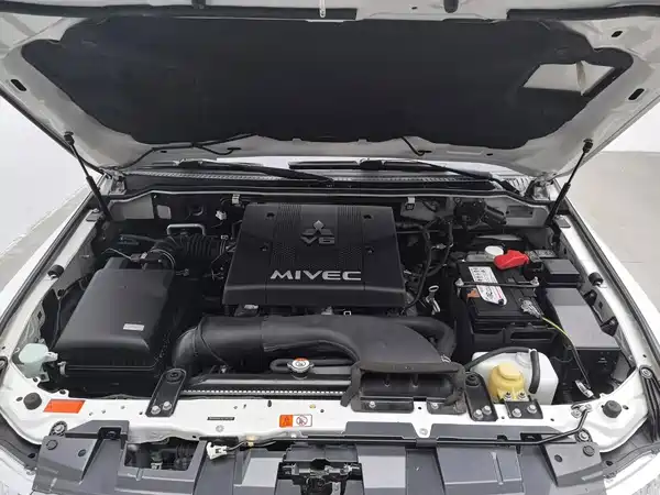 Mitsubishi Pajero 2019