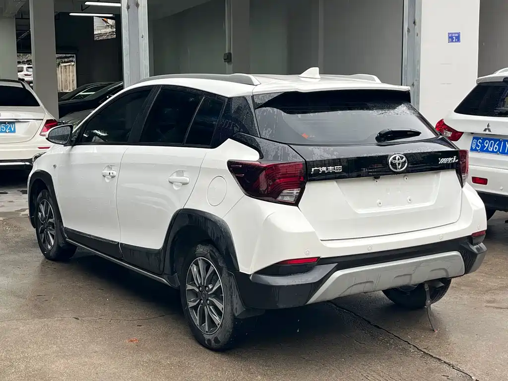 Toyota Yaris L 2022