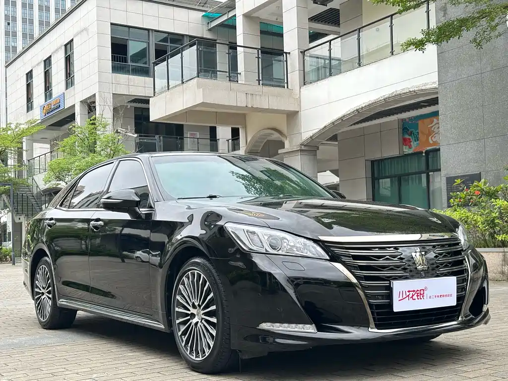 Toyota Crown 2020 — фото 3