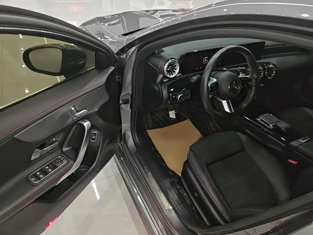 Mercedes-Benz A-Class 2023 — фото 16
