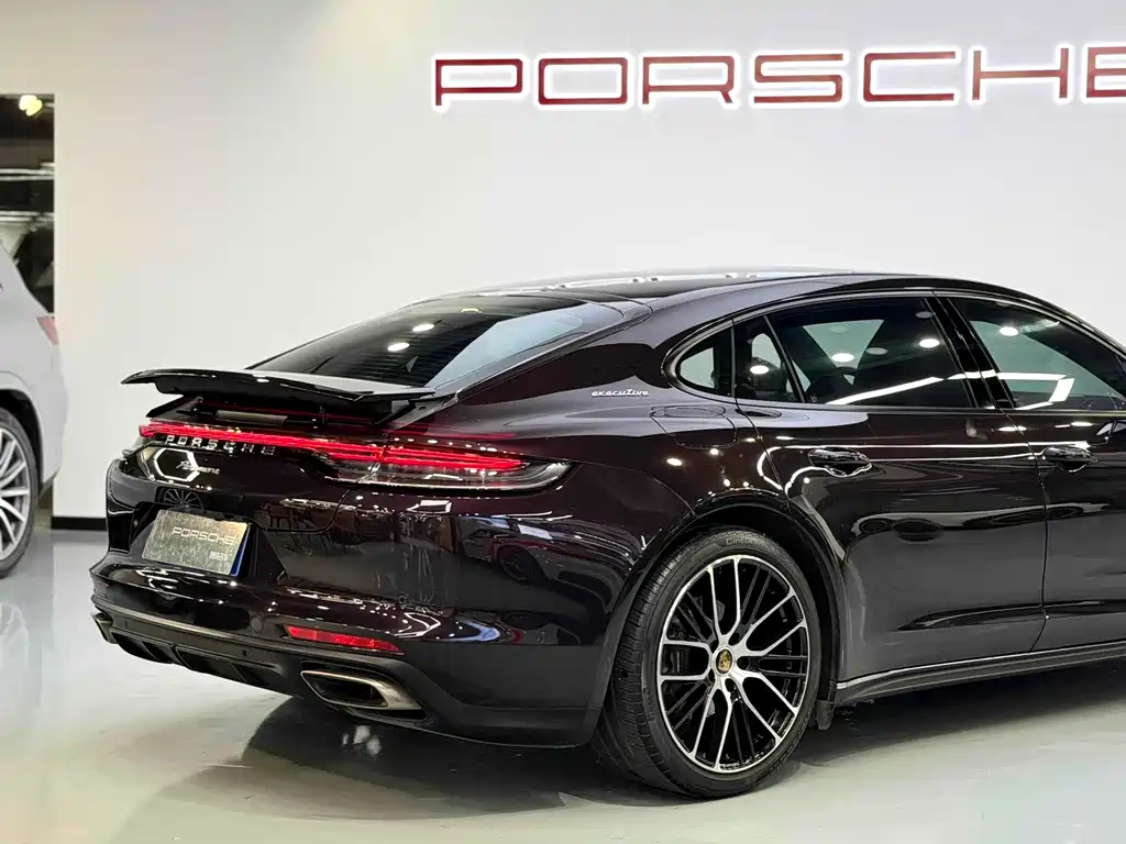 Porsche Panamera 2021 — фото 31