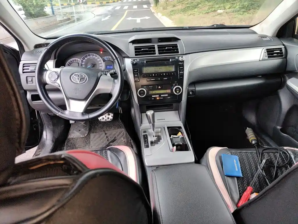 Toyota Camry 2014 — фото 13