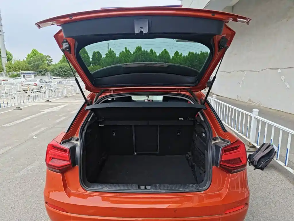 Audi Q2L 2020 — фото 19