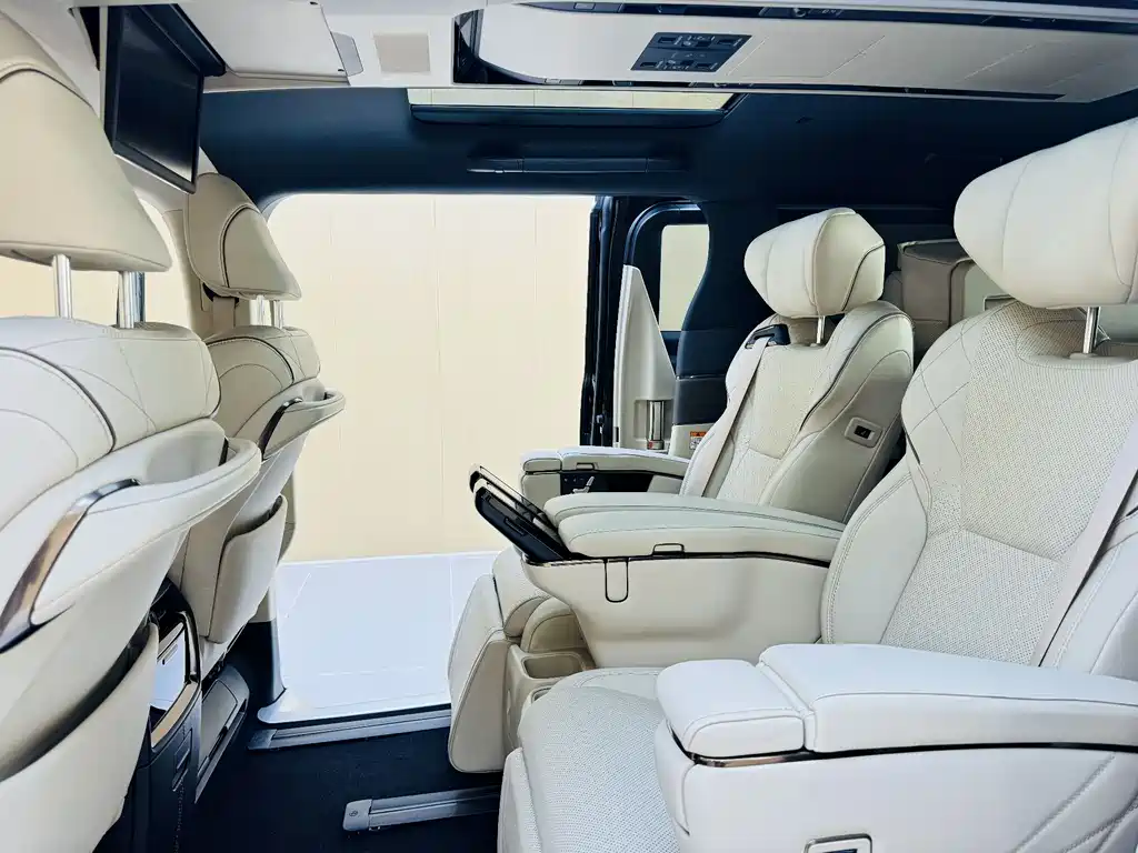 Toyota Vellfire 2025 — фото 16