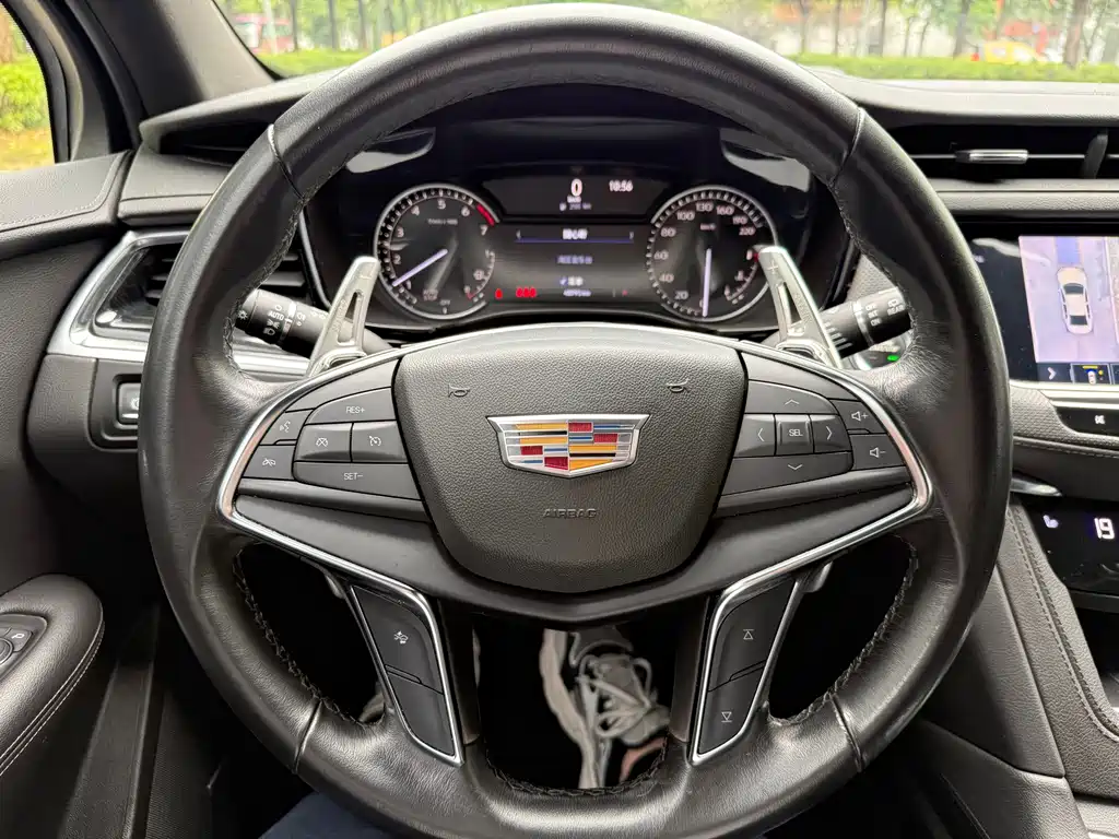 Cadillac XT5 2021 — фото 11