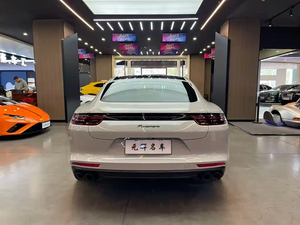 Porsche Panamera 2020 — фото 19