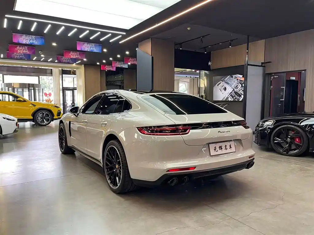 Porsche Panamera 2020 — фото 18