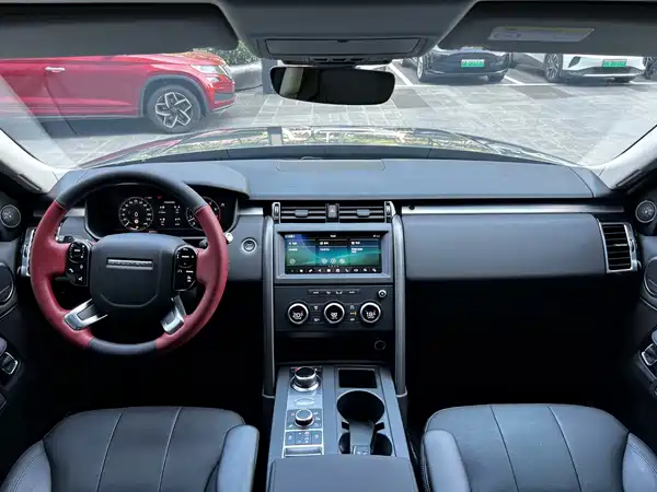 Land Rover Discovery 2020