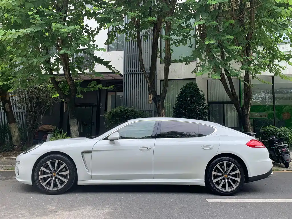 Porsche Panamera 2016