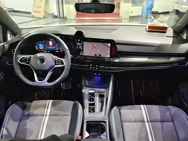 Volkswagen Golf 2023