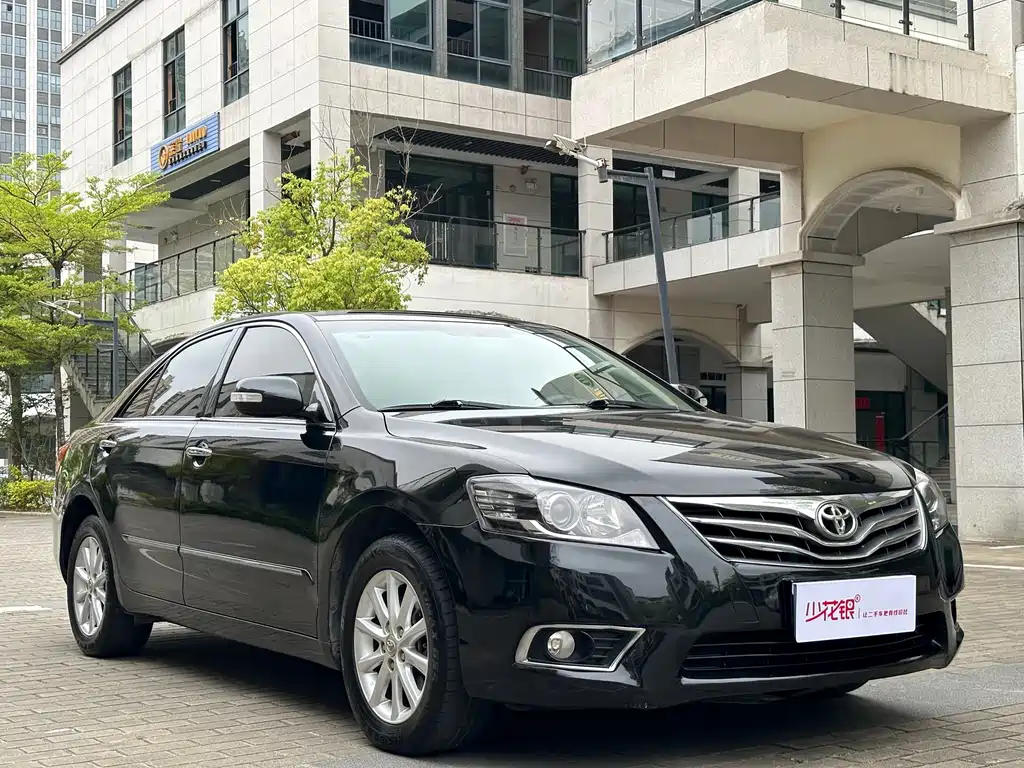 Toyota Camry 2016 — фото 3