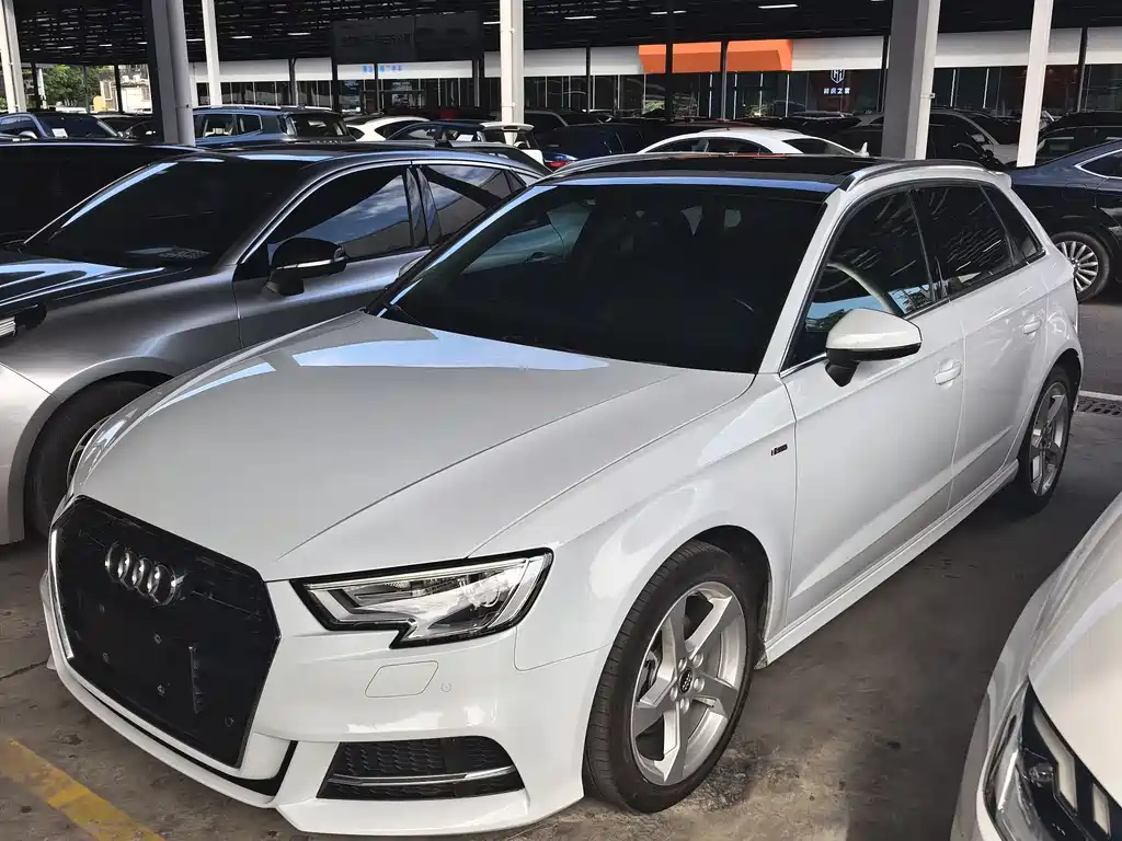 Audi A3 2018 — фото 2
