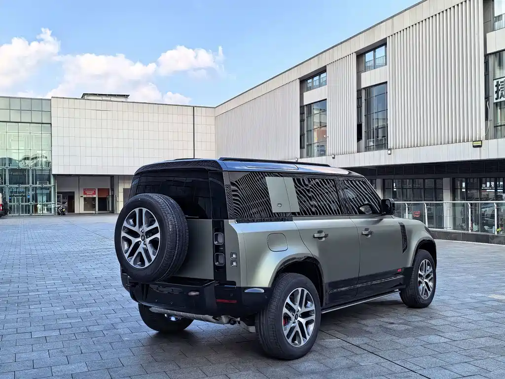 Land Rover Defender 2021 — фото 21