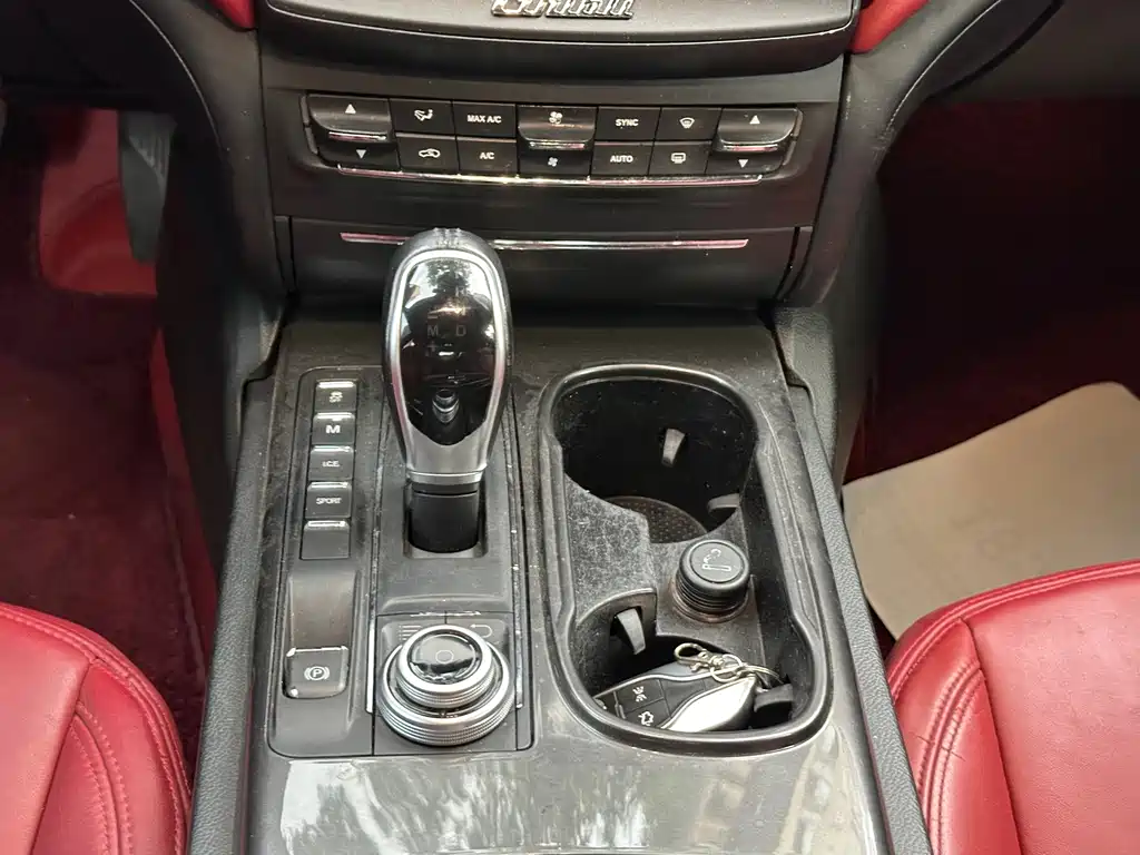 Maserati Ghibli 2017 — фото 17