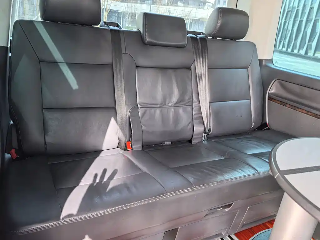Volkswagen Multivan 2017 — фото 17