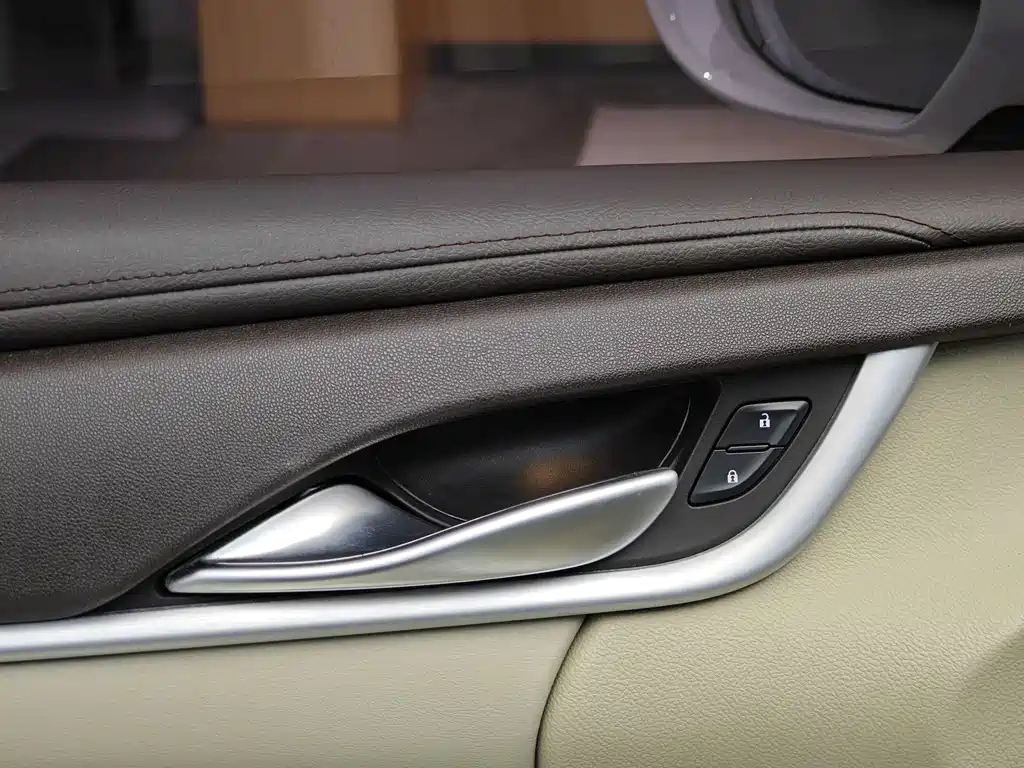 Cadillac XTS 2015 — фото 9