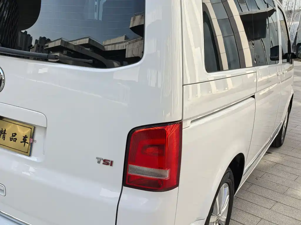 Volkswagen Multivan 2017 — фото 29