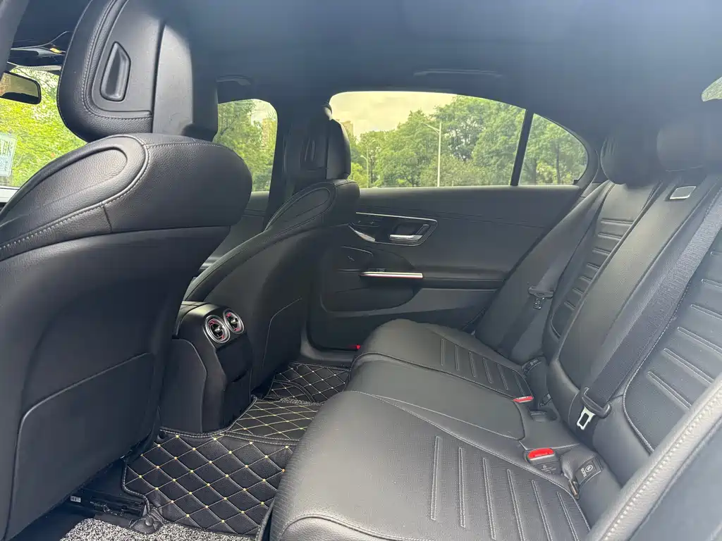 Mercedes-Benz C-Class 2022 — фото 10