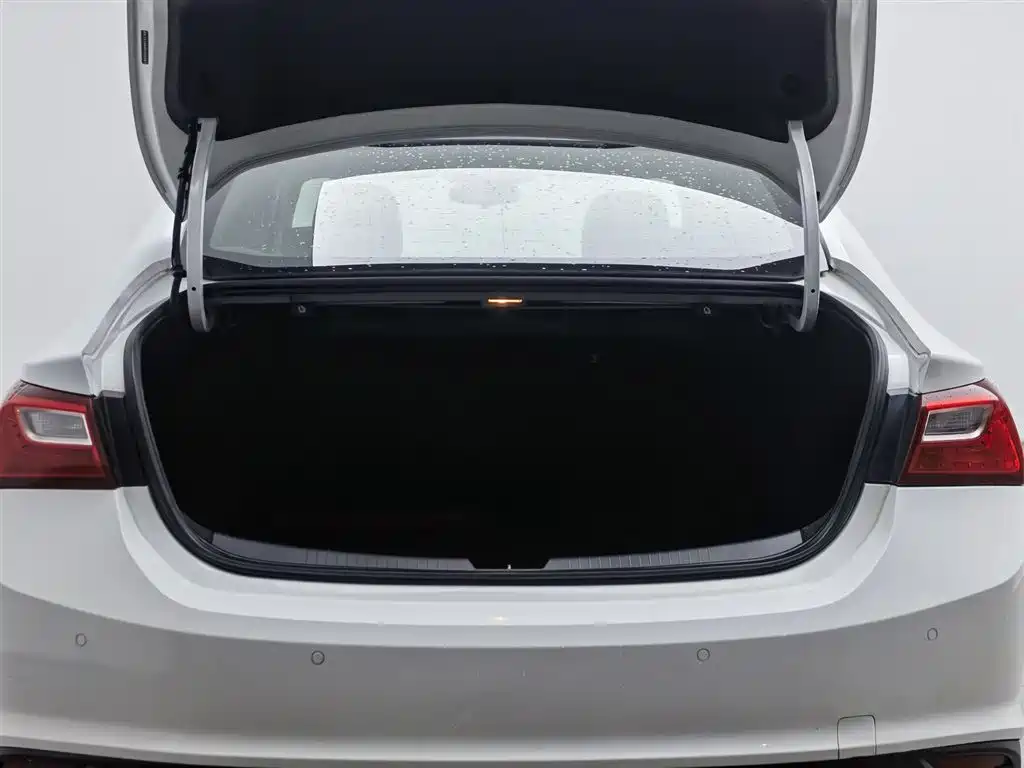 Chevrolet Malibu XL 2018 — фото 16