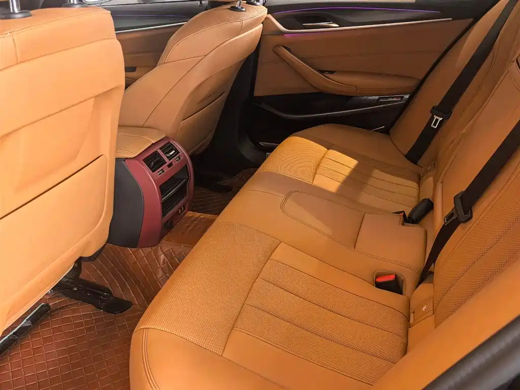 BMW 5 Series 2023 — фото 15