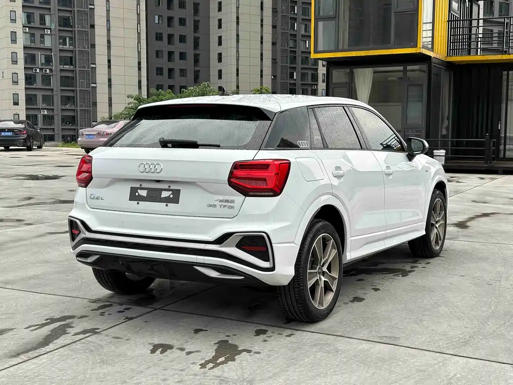 Audi Q2L 2022 — фото 6