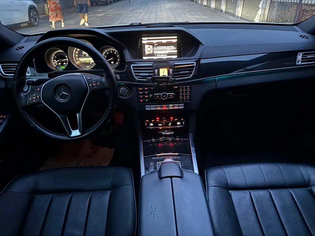 Mercedes-Benz E-Class 2015 — фото 8