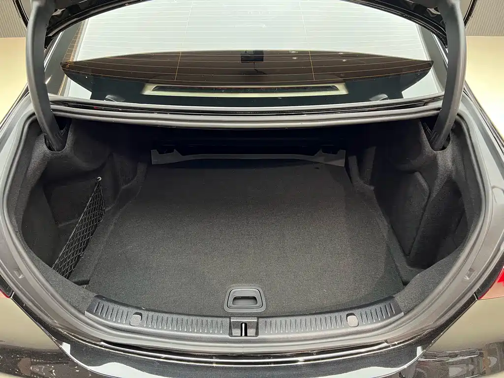Mercedes-Benz E-Class 2023 — фото 18