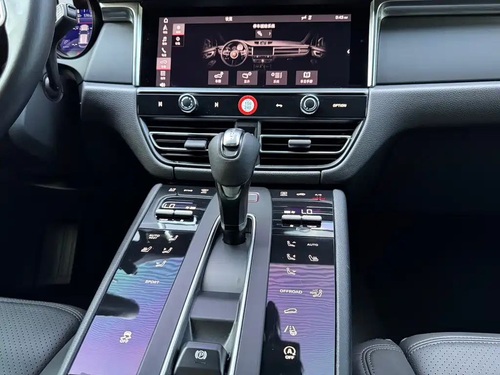 Porsche Macan 2022 — фото 10