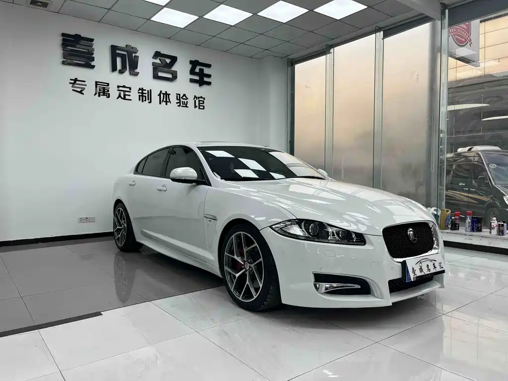 Jaguar XF 2015 — фото 3